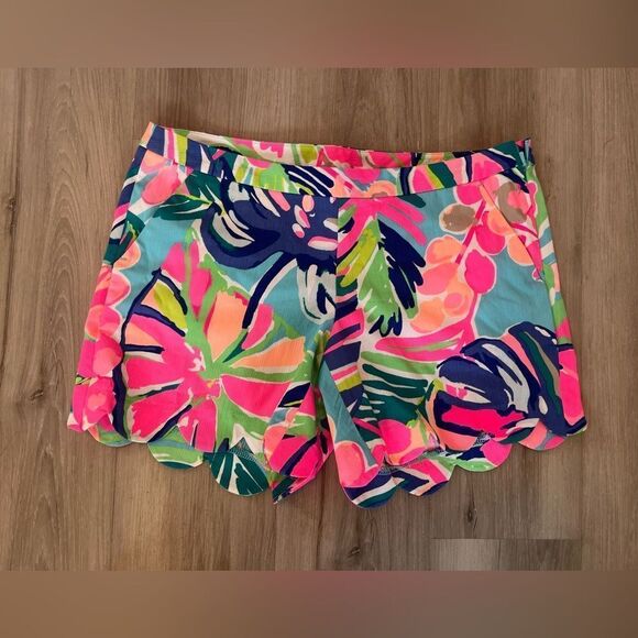 Lilly Pulitzer Pants - Lilly Pulitzer 0 Floral Magnolia Pink Scalloped Shorts